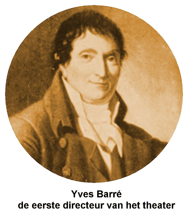 Portrait von Yves Barre, einem Theaterregisseur, in einem schwarzen Anzug und weißem Hemd mit einem ernsten Gesichtsausdruck, zurückgekämmtem Haar und direktem Blick in die Kamera, mit fetter Schrift unten.
