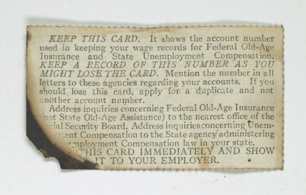 Ein Blatt Papier mit Text, auf dem steht, die Karte zu behalten, da sie die Kontonummer zeigt, die für die Bundesrentenversicherung und die Arbeitslosenversicherung verwendet wird.