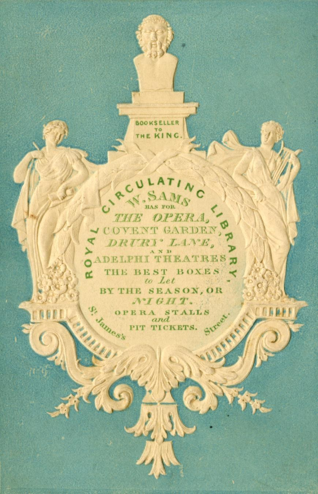 Altes Buch mit einem blauen Einband und weißer Skulptur, Text auf dem Einband lautet "Circulating W.S. Sams for the Royal Opera, Covent Garden, Drury Lane, and the Best Boxes by the Season, or by the Night".